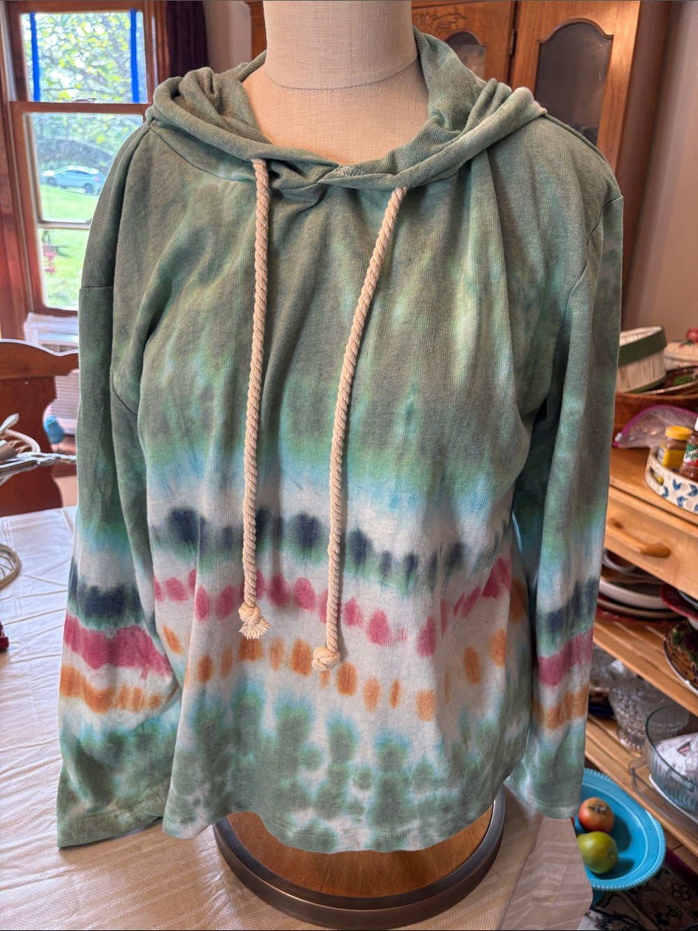 Lagaci women’s L tie dyed hooded sweatshirt
